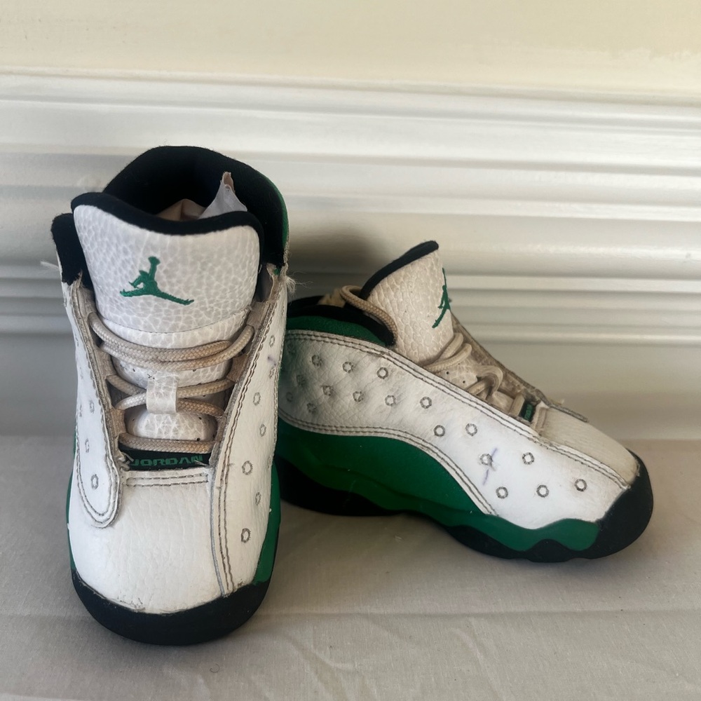 Nike Air Jordan Retro Kids Sneakers in White and Green